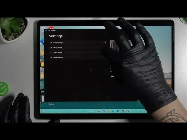 Video thumbnail for Microsoft Surface Pro X - How To Change Photo Quality