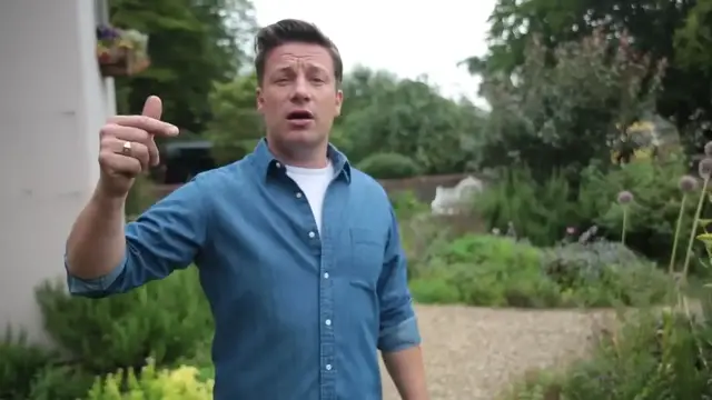 Video thumbnail for BUBBLEGUM HERBS WITH BUDDY   PETAL    JamiesSuperFood   Daily Jamie(720P HD)