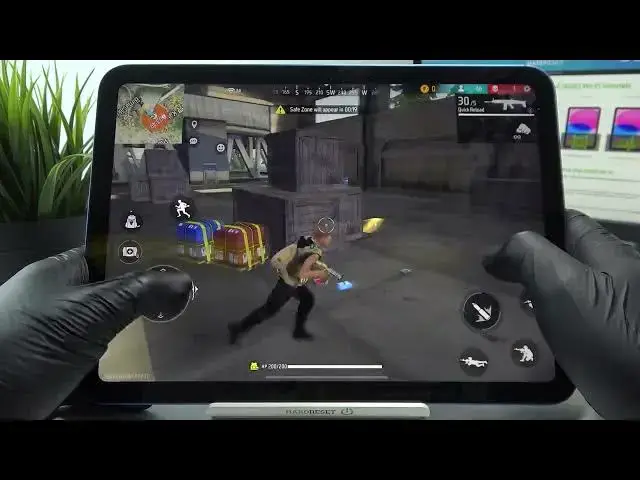 Video thumbnail for iPad 10th Gen (2022) - Garena Free Fire - Gameplay Preview