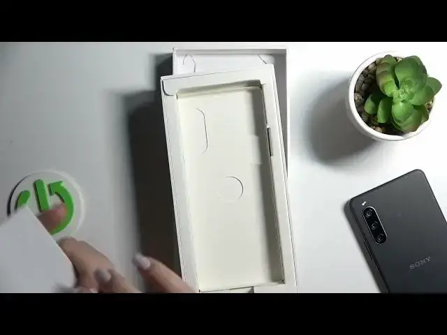 Video thumbnail for SONY Xperia 10 IV - All Box Accessories