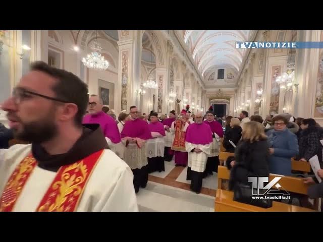 Video thumbnail for Biancavilla. La Reliquia di Sant'Agata ieri è arrivata in Città