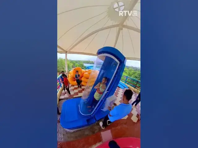 Video thumbnail for Capsule Slide 90 Degree #waterslide #fun #waterpark #shorts