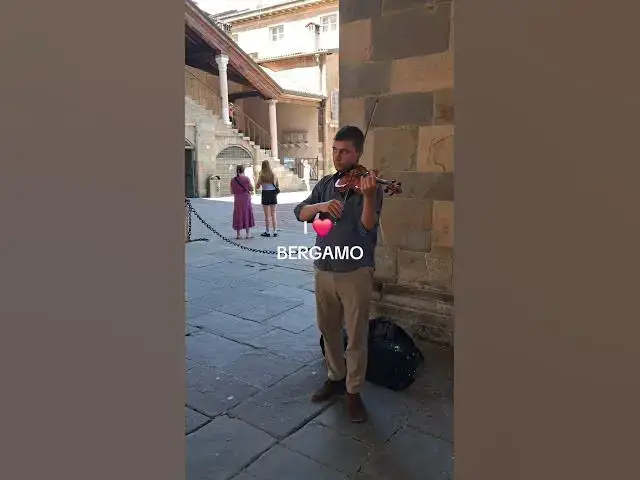 'Video thumbnail for Vivaldi in Piazza Vecchia... senza piante.'