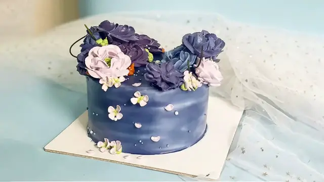 Video thumbnail for Blue flower cake decoration for birthday