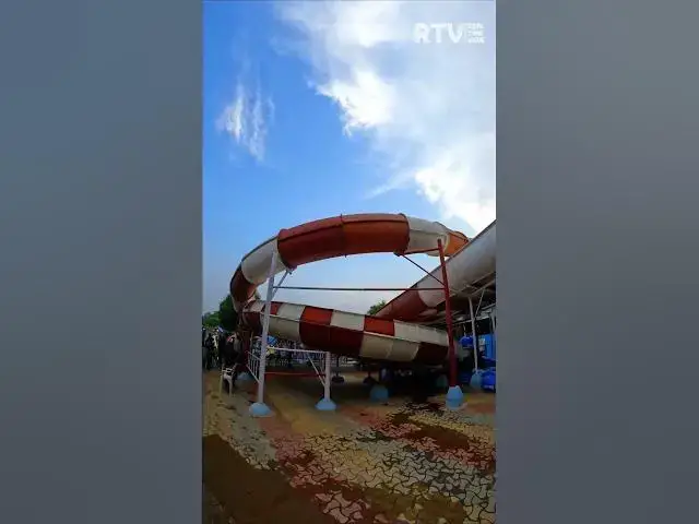 Video thumbnail for RACE BOWL Water Slide at Escape Water Park #waterpark #shorts