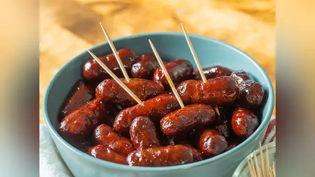 Video thumbnail for lil smokies recipe