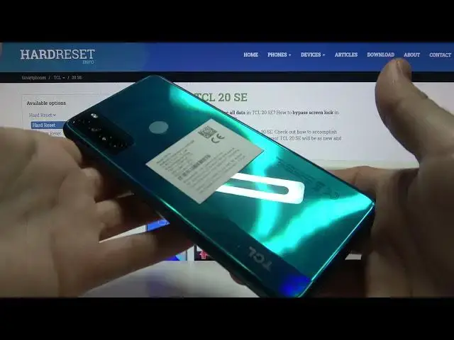 Video thumbnail for TCL 20 SE Color Presentation – Blue Color Showcase