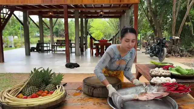 'Video thumbnail for How to cook fish soup with vegetable and fish fried recipe - Amazing cooking (720p 30fps)'