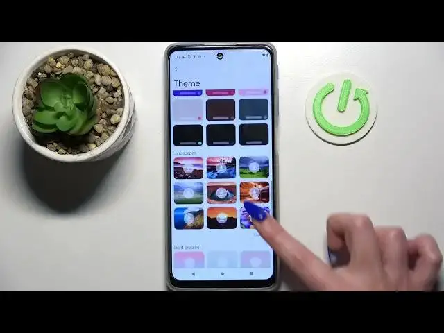'Video thumbnail for Motorola Moto G51 Change and Customize Keyboard Theme'
