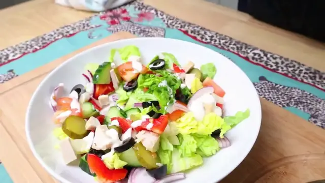 Video thumbnail for Fresh Veg Salad Recipe