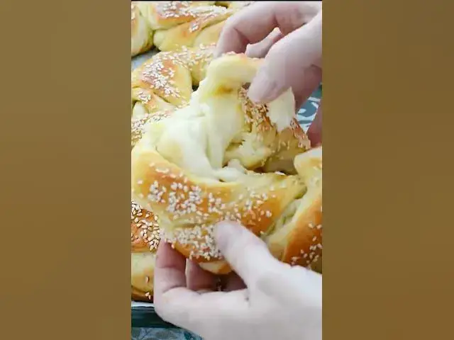 Video thumbnail for 🥨 Mai buni decât la covrigărie!  #bucatearomate #covrigi #retetesimple