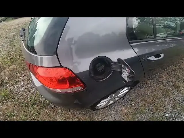Video thumbnail for How to Open Gas Tank in Volkswagen Golf VI ( 2008 - 2016 ) - Unlock Fuel Filler