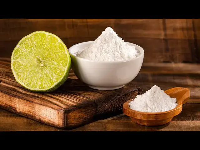 Video thumbnail for 8 Health Benefits of Baking Soda