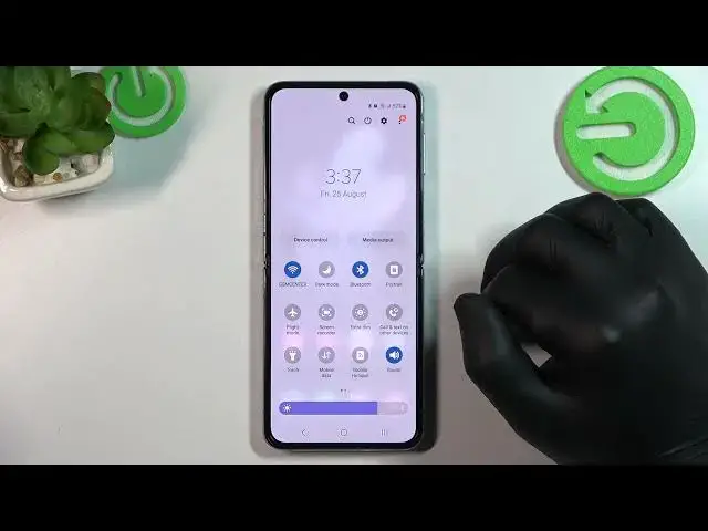 'Video thumbnail for Samsung Galaxy Z Flip4 - Does It Have Screen Mirroring'
