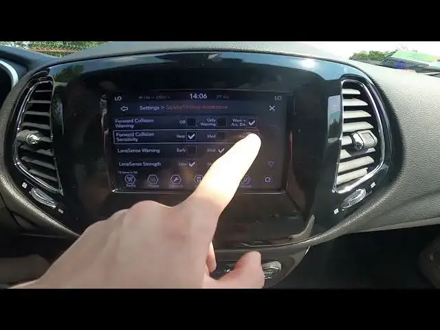 'Video thumbnail for How to Manage Forward Collision Warning in Jeep Compass II ( 2017 - now )'