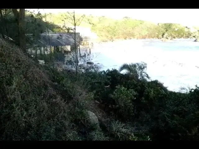 'Video thumbnail for Praia da Vila - Ressaca forte - 28/10/2016'