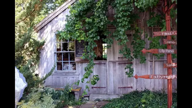 Video thumbnail for Die Tangled Gardens in Grand Pré, Nova Scotia