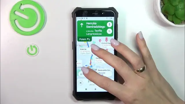 Video thumbnail for Jak używać poleceń głosowych podczas jazdy w Google Maps?