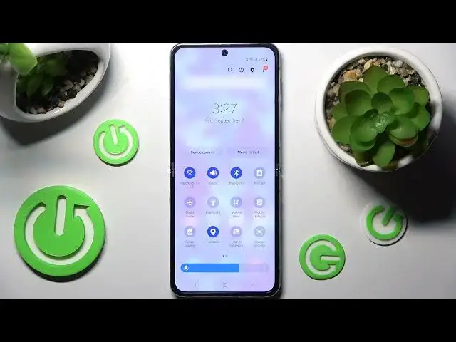 'Video thumbnail for How to Turn On / Off Auto Rotate Screen on Samsung Galaxy Z Flip4'