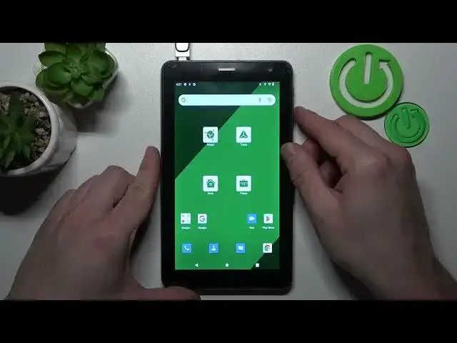 Video thumbnail for Connect Pen Drive to NAVITEL T787 - Input USB Flash Drive