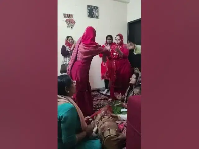 Video thumbnail for दिल मेरा ले गयो सावरिया ,गदर डांस #happy_lokgeet #viral #डांस #bhajan 9999571038