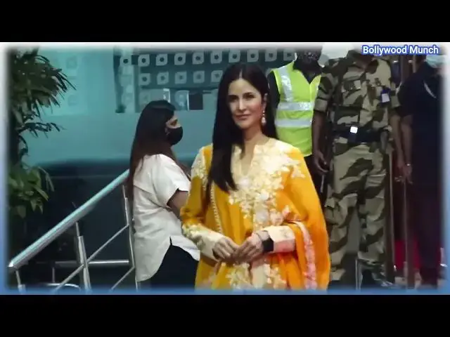 Video thumbnail for Katrina Kaif Leaves For Wedding In Rajasthan