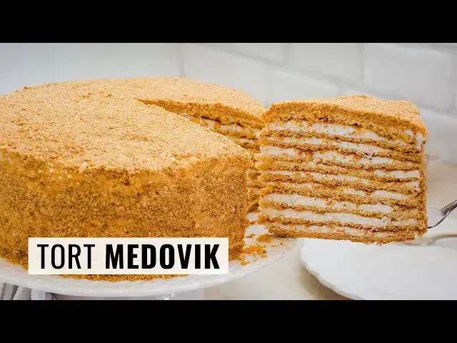 Video thumbnail for Cel mai simplu și cel mai elegant tort: Tort Medovik cu miere și smântână | Bucate Aromate