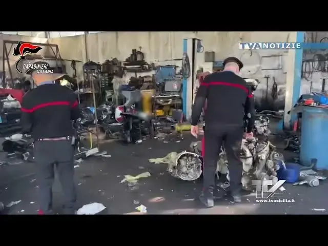Video thumbnail for Castiglione di Sicilia, officina trasformata in discarica: denunciato 53enne