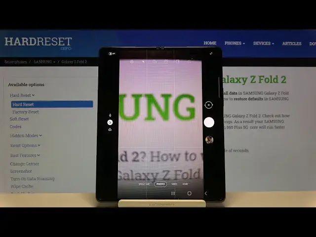 Video thumbnail for Camera Grid Lines Feature on SAMSUNG Galaxy Z Fold 2 - Orientation Lines