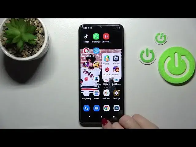 'Video thumbnail for How to Create Home Screen Folders on MOTOROLA Moto E22'