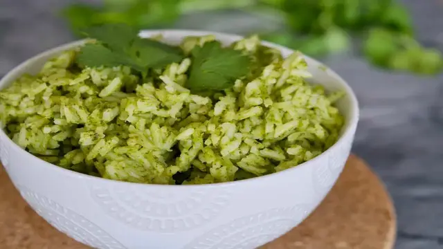 Video thumbnail for ARROZ VERDE | Cómo Hacer Arroz Verde | SyS