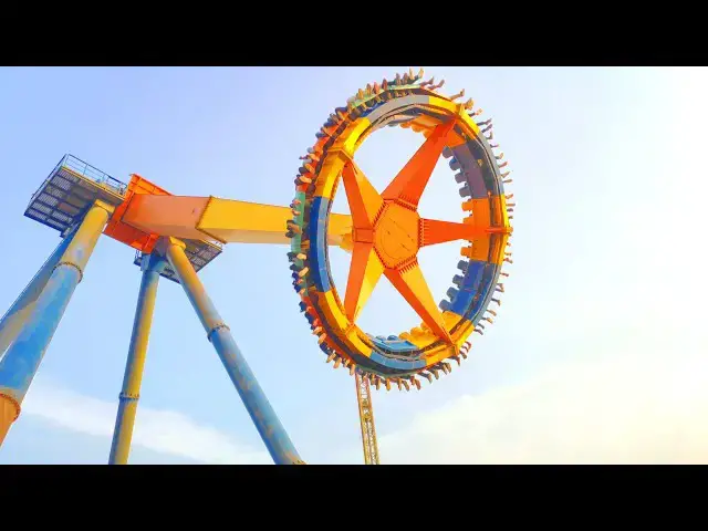 Video thumbnail for Giant Frisbee Ride at Wet N Joy Amusement Park - Lonavala