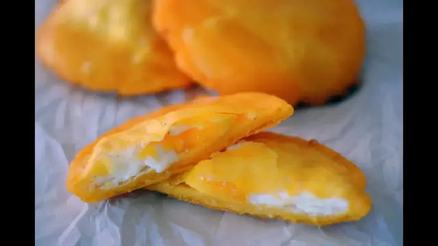 Video thumbnail for AREPA DE HUEVO | How To Make An Egg Stuffed Arepa | SyS