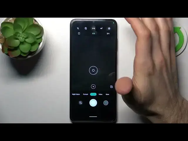 'Video thumbnail for MOTOROLA Moto E22 - How To Change Camera Aspect Ratio'