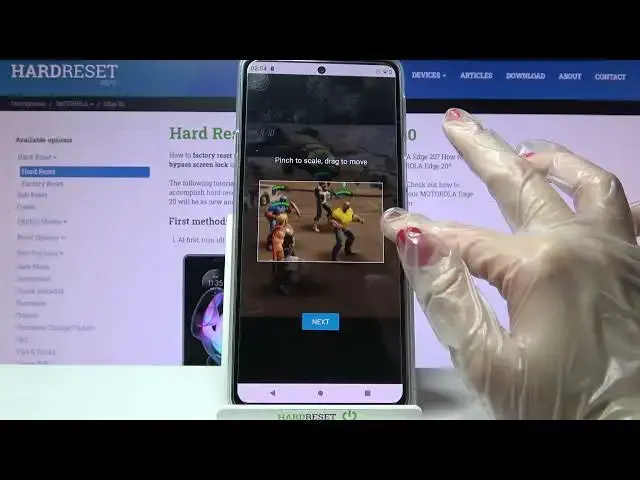 'Video thumbnail for How to Customize Keyboard with Chosen Image in Motorola Edge 20 - Set Picture as Background'