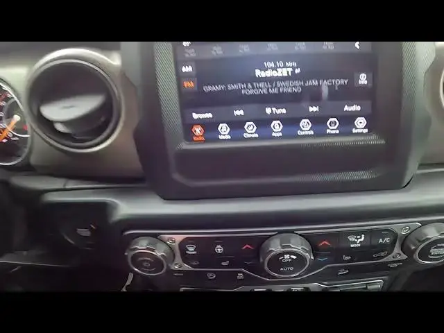 'Video thumbnail for How to Turn Steering Wheel Heating On or Off in Jeep Wrangler IV ( 2018 – now )'