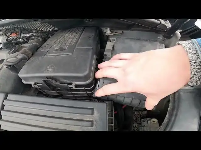 Video thumbnail for Where are Fuse Boxes in the Volkswagen Sharan II ( 2010 – now ) | Fuse Box Locations