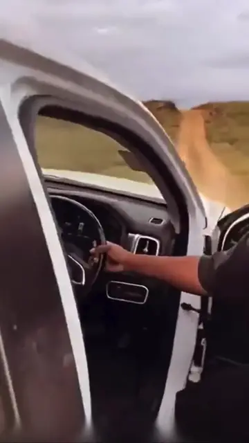 Video thumbnail for Durban Driver Who Went Viral for Dangerous Stunts While Driving Hands Himself Over to Authorities in Pinetown