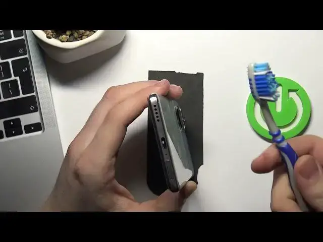 Video thumbnail for How to clean USB port on Honor 50 using household items / Clean USB with home remedies on Honor 50