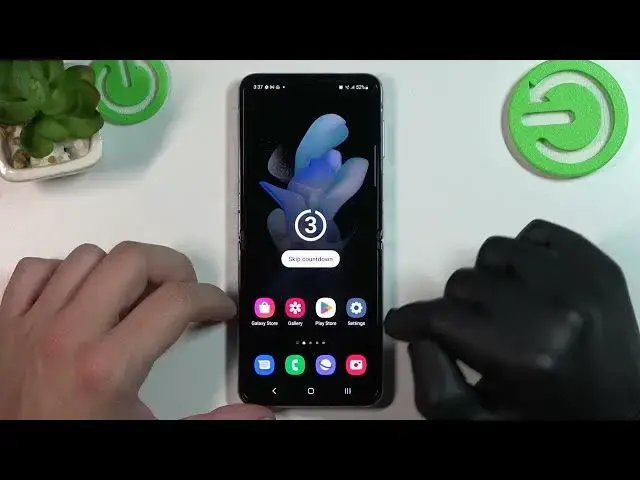 'Video thumbnail for Samsung Galaxy Z Flip4 - Does it have screen recording'