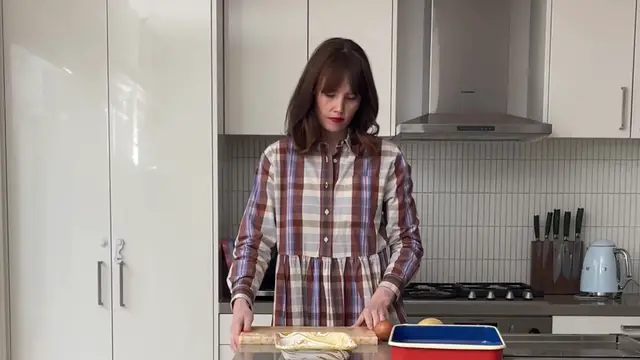 Video thumbnail for A Week of Working From Home Outfits