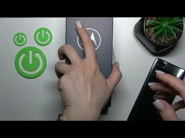 'Video thumbnail for Does New Motorola Moto G82 come with Earbuds?'