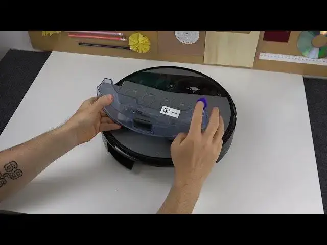 Video thumbnail for How to Refill Water in SAMSUNG POWERbot Robot Vacuum Mopping Kit - Pour Water to Samsung Vacuum