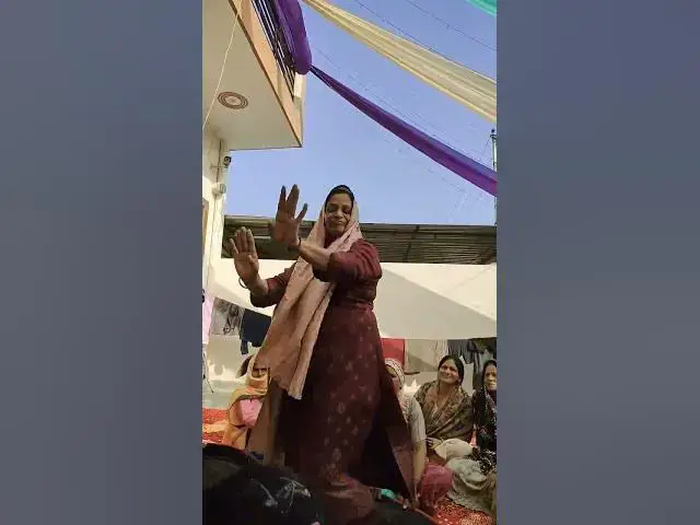 Video thumbnail for नाचो तो नाचो ईसा नाचो मस्त#happy_lokgeet #viral #डांस #shortvideo