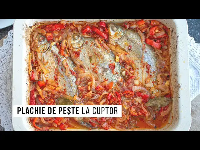 Video thumbnail for Plachie de pește cu mămăliguță. Rețeta de pește la cuptor cu ceapă și ardei gras | Bucate Aromate
