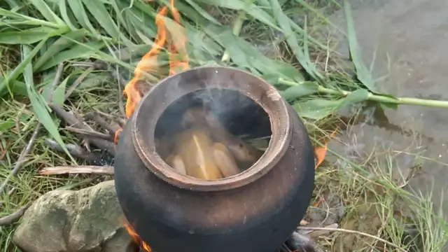 Video thumbnail for Primitive Technology Kmeng Prey Cooking Chicken In Clay Pot