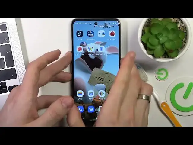 Video thumbnail for How to Clean USB Slot on MOTOROLA Moto E32s by using Household Items? - Remove Dust