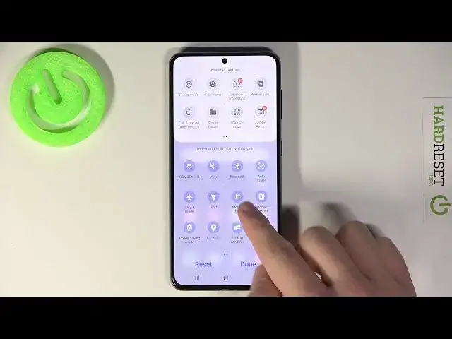'Video thumbnail for How to Customize Notifcation Bar Icons Samsung Galaxy S21?'