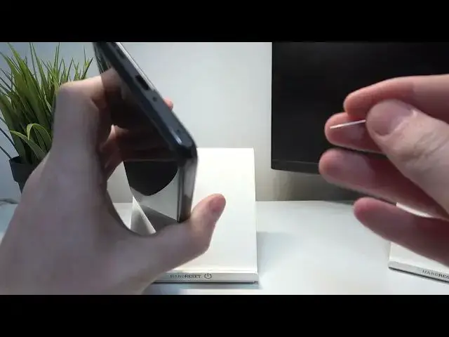 Video thumbnail for How many sim slots on OnePlus 10T?