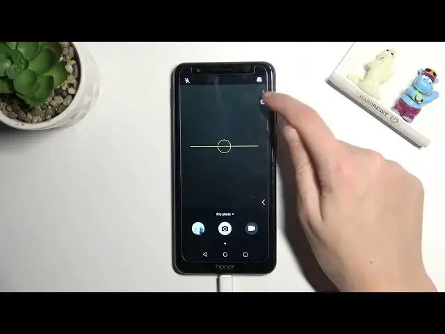 Video thumbnail for How to Turn On/Off Camera Leveler on HUAWEI HONOR 7X – Camera Options